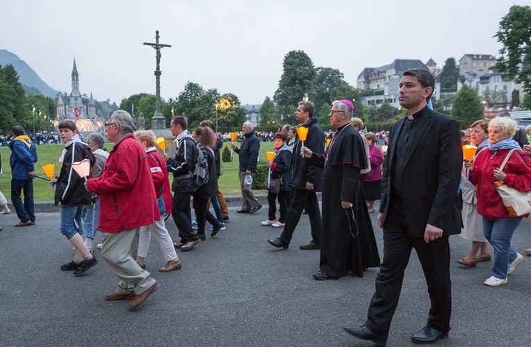 Abp Wiktor Skworc w Lourdes