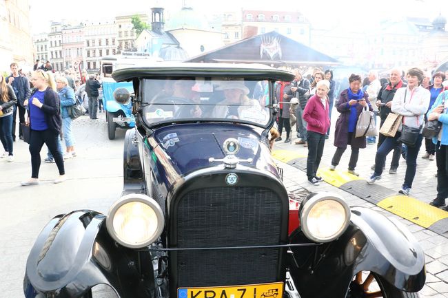 Parada zabytkowych pojazdów - Noc Muzeów - 2015