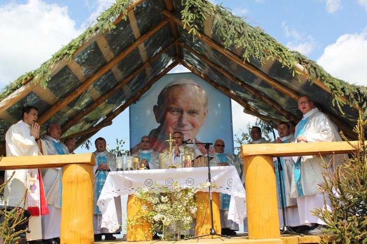 VII Rajd "Szlakami św. Jana Pawła"  na Bendoszkę - cz. 2