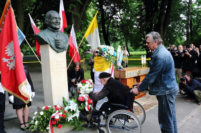 Odsłonięcia pomnika bp. Albina Małysiaka