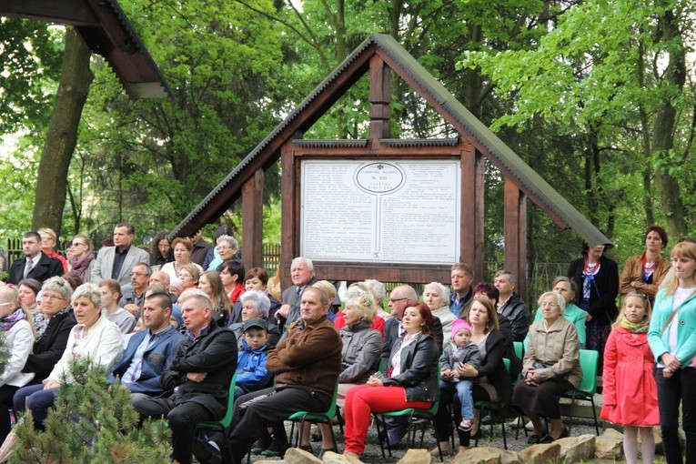 Poświęcenie cmentarza w Tuszymie