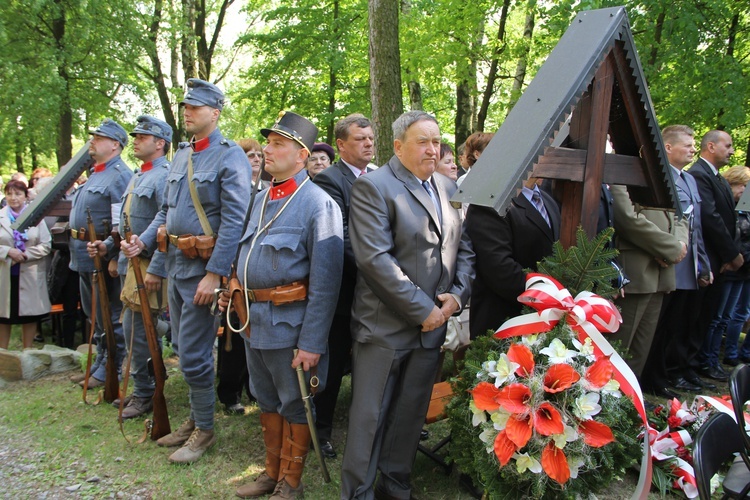 Poświęcenie cmentarza w Tuszymie