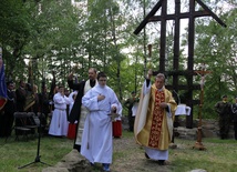 Poświęcenie cmentarza w Tuszymie