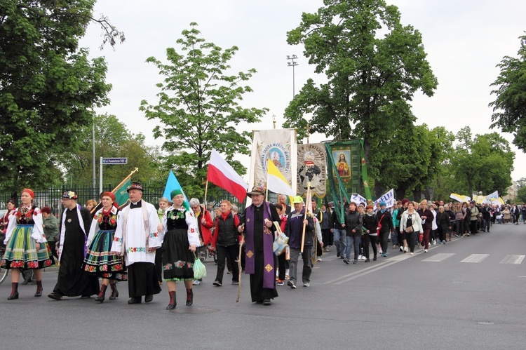 360. Łowicka Piesza Pielgrzymka na Jasną Górę, cz. I