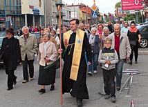 Na radomskich ulicach pielgrzymom przewodził ks. Mirosław Prasek COr