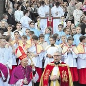 Na kościelnym wzgórzu w Pleśnej 