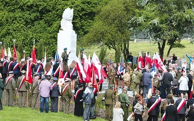  Uroczyste odsłonięcie pomnika