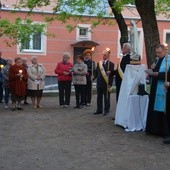 Nabożeństwo majowe w radomskiej parafii pw. MB Bolesnej na osiedlu Obozisko