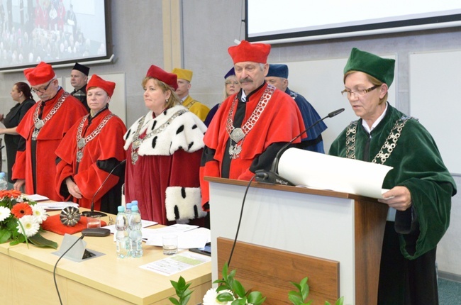 Doktorat honoris causa dla bp. Henryka Tomasika