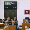 Senat zdecyduje o referendum o 9.00