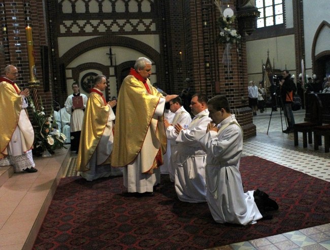 Święcenia kapłańskie w gliwickiej katedrze