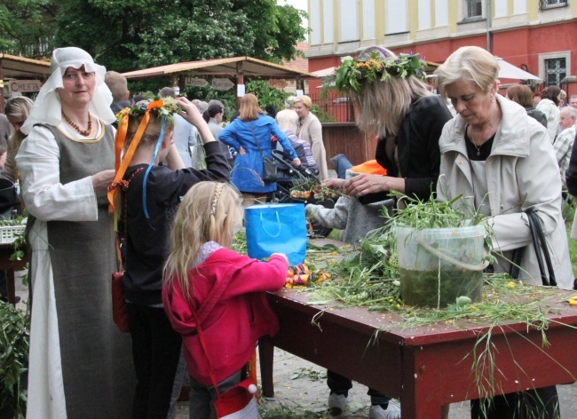 Majówka w ogrodach klasztornych