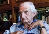 1 czerwca tego roku mija 100. rocznica urodzin ks. Jana Twardowskiego, który żył skromnie i tworzył wielką poezję