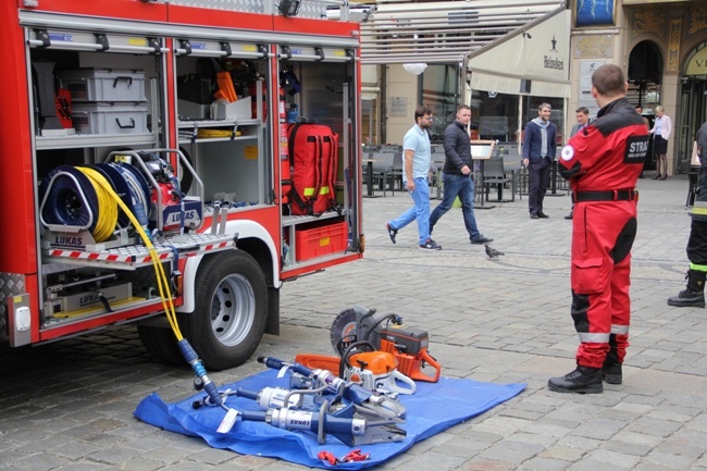 ​Poduszkowce, kombinezony, karabiny i roboty