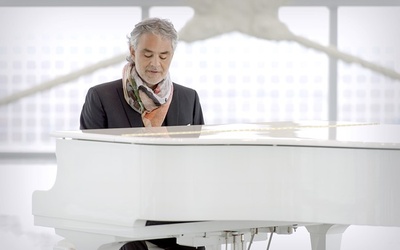 Andrea Bocelli zaśpiewa przed ESK