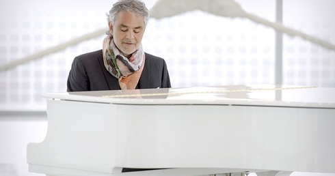 Andrea Bocelli zaśpiewa przed ESK