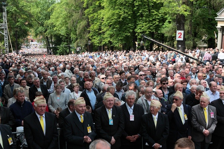 Męska pielgrzymka do MB Piekarskiej - cz. 1