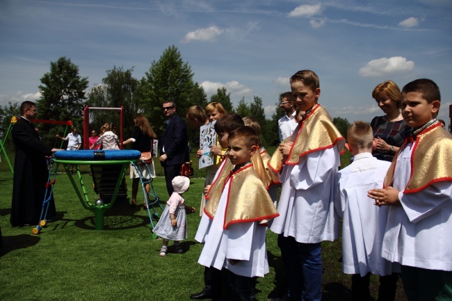 Plac zabaw w sankturium św. Jana Pawła II