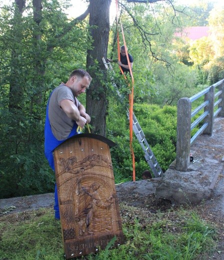 Nowa kapliczka nad Baryczą