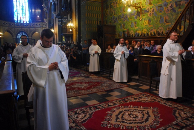 Święcenia kapłańskie franciszkanów