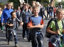 Mamo, pozwól mi dorosnąć