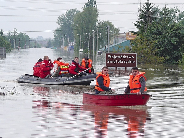 Powódź dotknęła tysiące ludzi w okolicach Sandomierza