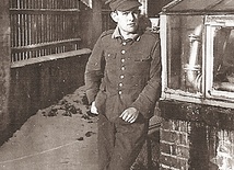  Adam Dedio po przejściu z obozu jenieckiego do pracy przymusowej w niemieckim gospodarstwie rolnym. 1941 rok