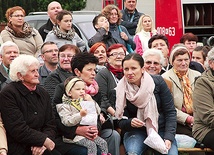  Tłumy na festynie parafialnym