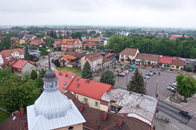 Demontaż sygnaturki kościoła w Niepołomicach