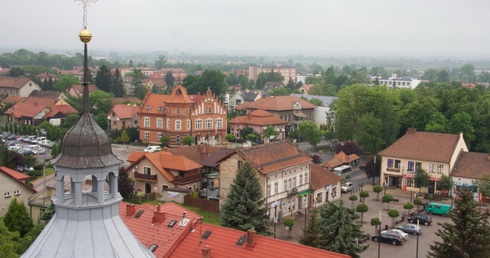 Demontaż sygnaturki kościoła w Niepołomicach