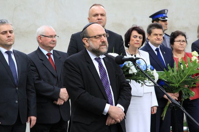 Odsłonięcie pomnika żydowskiego w Pile