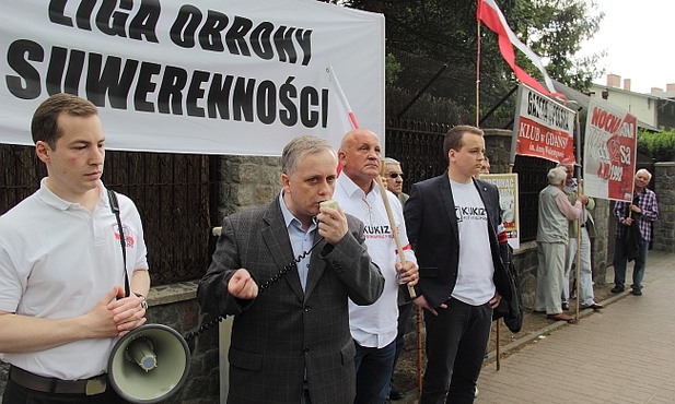 "Czas skończyć z układem zamkniętym"