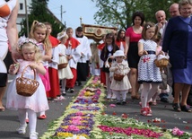 Pan Jezus idący po kwiatach