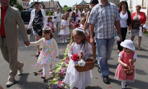 Pan Jezus idący po kwiatach