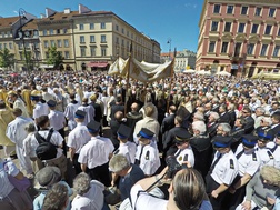 Kard. Nycz: Kościół jest z rodzin