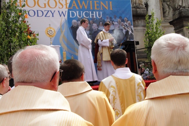 Boże Ciało w Krakowie - procesja z Wawelu na Rynek Główny - cz. 1