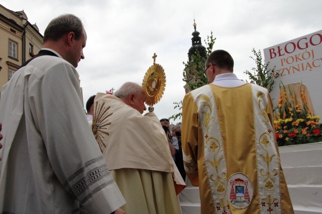 Boże Ciało w Krakowie - procesja z Wawelu na Rynek Główny - cz. 2