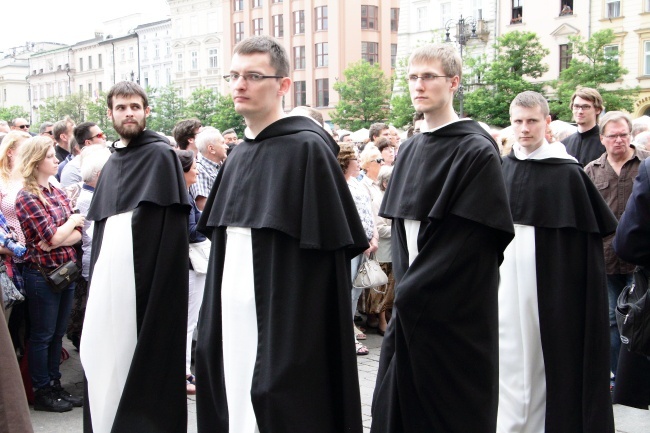 Boże Ciało w Krakowie - procesja z Wawelu na Rynek Główny - cz. 2