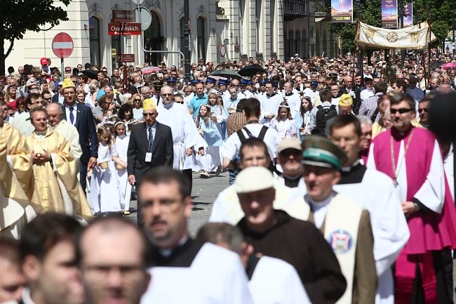 Tłumy szły za Chrystusem