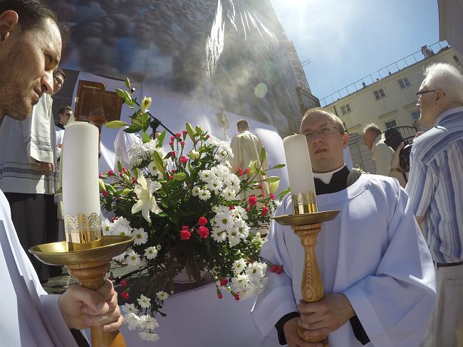 Tłumy szły za Chrystusem