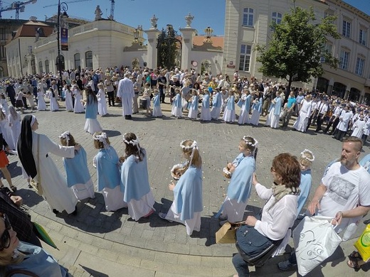 Tłumy szły za Chrystusem