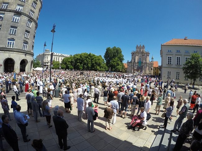 Tłumy szły za Chrystusem