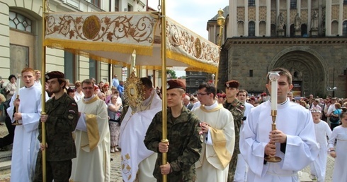 Procesja wyruszyła sprzed katedry św. Mikołaja w Bielsku-Białej