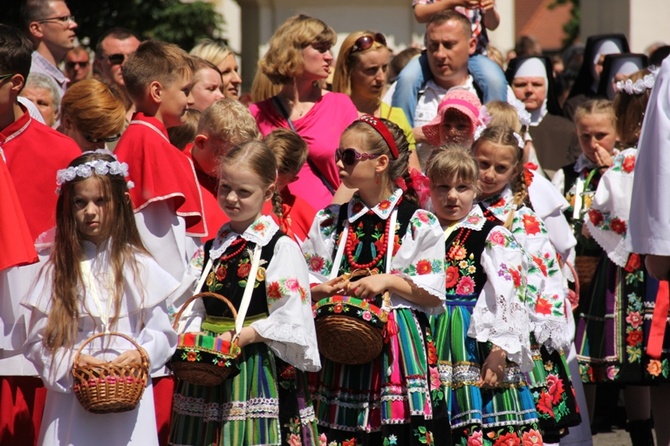 Procesja Bożego Ciała w Łowiczu, cz. I