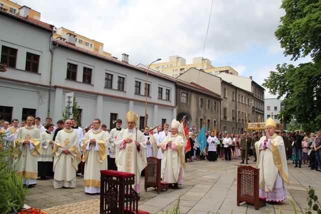 Procesja Bożego Ciała ulicami Bielska-Białej