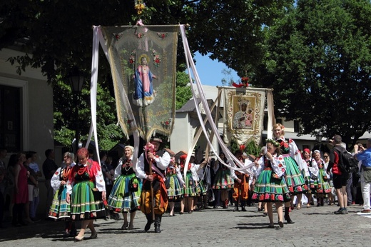 Procesja Bożego Ciała w Łowiczu, cz. II