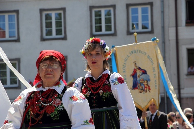 Procesja Bożego Ciała w Łowiczu, cz. II