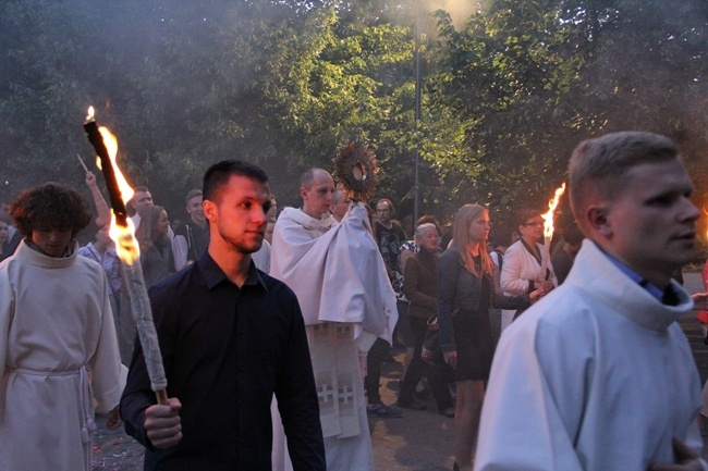 Po zmroku za Światłością Życia