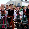 Po procesji rozśpiewana parada pasiaków dotarła na Nowy Rynek