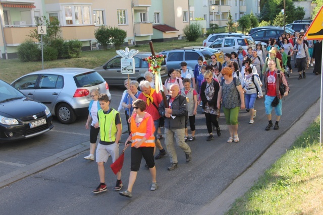 Pielgrzymka powołaniowa do Rokitna